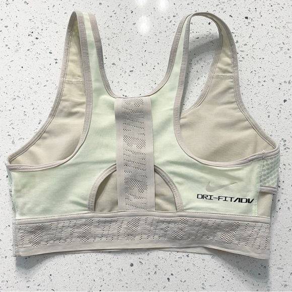 Nike Swoosh Ultrabreathe Sports Bra Womens S Green/Yellow/Cream Medium Support - Picture 4 of 7